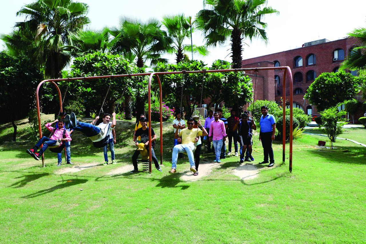 Magsons Resorts Vrindavan Kosi Buitenkant foto